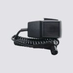 Microfono PTT per l’utilizzo sul pannello frontale o con basi microfoniche di emergenza IPGExx. Connettore XLR 90°.