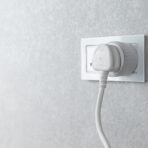 Shelly Plus Plug UK Wi-Fi + PM - Sensore di distanza, 13A BT - immagine 2