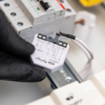 Shelly EM Gen3 - Modulo contatore energia Wi-Fi/BT + pinza amperometrica 50A. Colore bianco - immagine 4