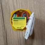 Shelly Plus RGBW PM - Controller Strisce LED WiFI/BT 12-24DC RGBW + PM. Colore giallo - immagine 4
