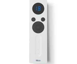 Trasmettitore portatile Domì P18V bidirezionale 18 canali con display e slider, bianco