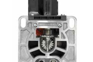 E XLH 18012 -- 000 (12177)